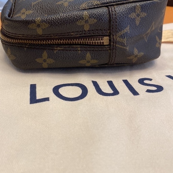 👜 Louis Vuitton Authentic French Trousse Toilette 28 🎉 Host Pick 7/22 🎉 - Picture 3 of 7